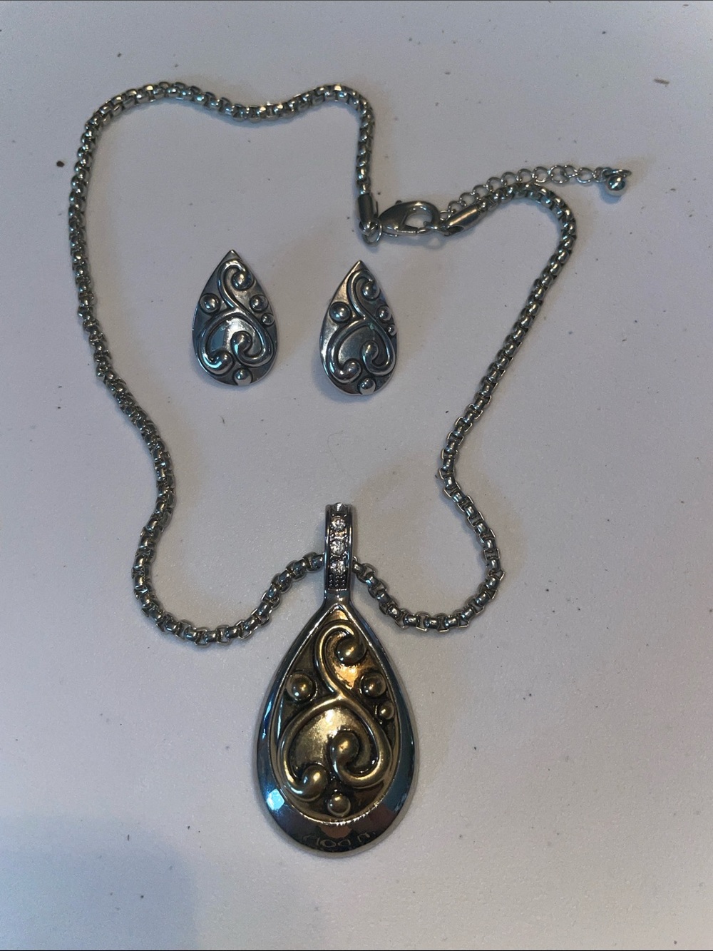 Teardrop Two-Tone Swirl Pendant Necklace and Earrings Set - Silver/Gold